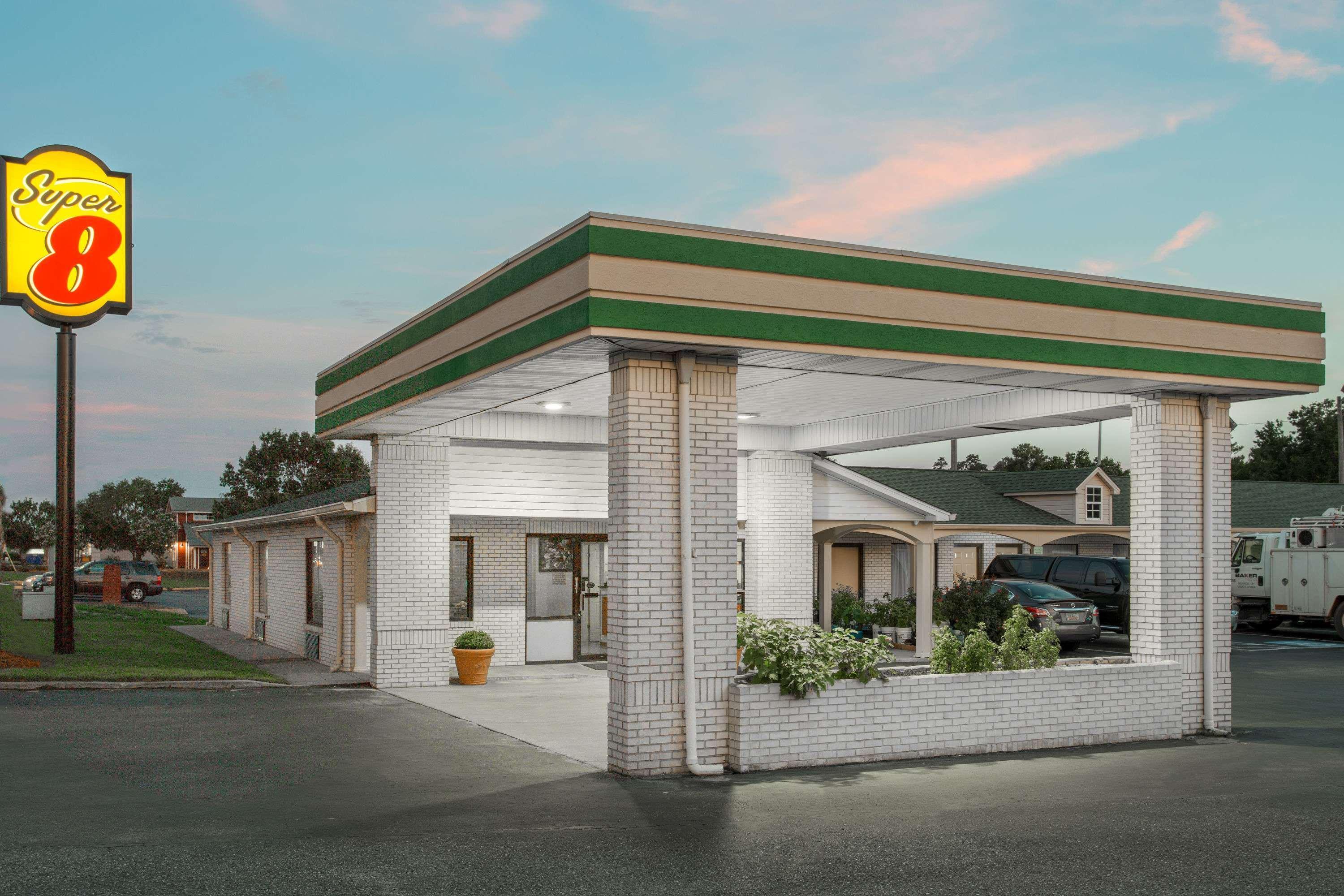 Motel Super 8 By Wyndham Sumter Exterior foto